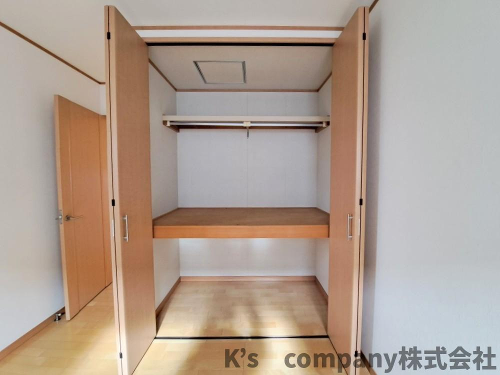 茅ヶ崎市香川４丁目　中古戸建の収納|洋室5帖の収納スペース◇