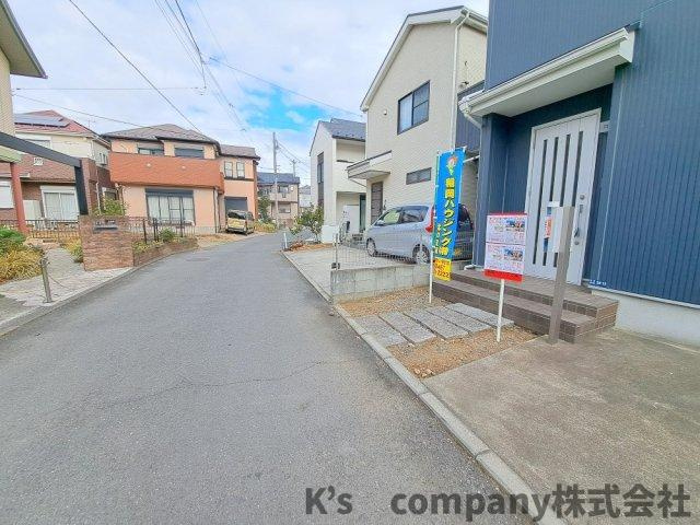 茅ヶ崎市香川４丁目　中古戸建の前面道路含む現地写真|ゆったりとした前面道路☆