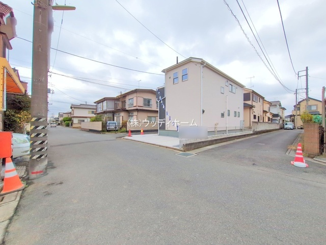 春日部市大枝第3　新築一戸建ての前面道路含む現地写真