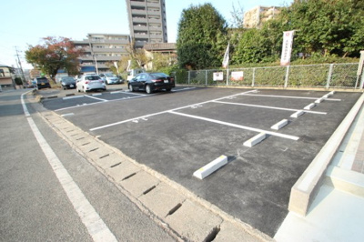 【駐車場】 | フォレストヒルズ春日原 | 駐車場