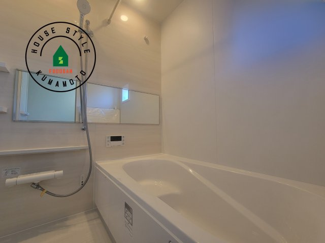 熊本市北区鶴羽田4丁目第1-4棟（1号棟）　の内観：施工例|1日の疲れを癒してくれる広々バスルーム。雨の日のお洗濯にも大活躍な浴室乾燥機付です！