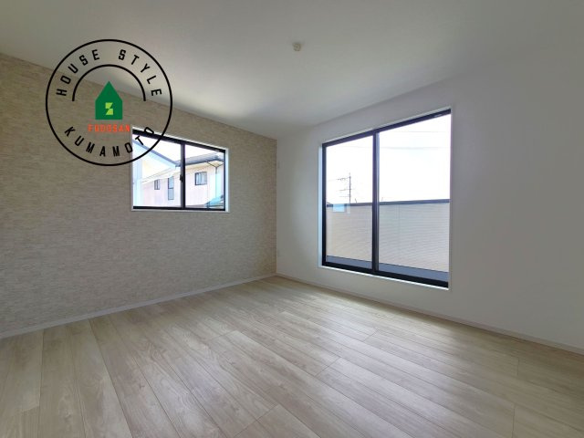 熊本市北区鶴羽田4丁目第1-4棟（1号棟）　の内観：施工例|主寝室には収納力に優れたクローゼットがありますので、お部屋もすっきり片付きます。