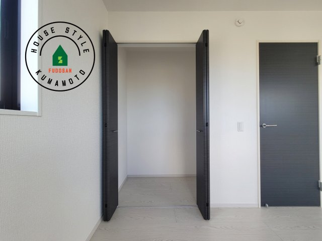 熊本市北区鶴羽田4丁目第1-4棟（1号棟）　の内観：施工例|収納には困りません。