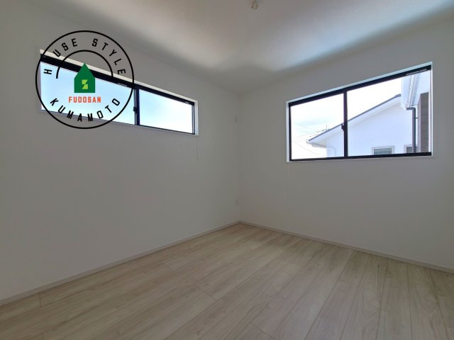 熊本市北区鶴羽田4丁目第1-4棟（3号棟）　の内観：施工例|穏やかな光が差し込む室内には、穏やかな時間が流れます。