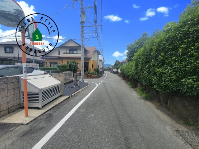 熊本市北区鶴羽田4丁目第1-4棟（3号棟）　の前面道路含む現地写真|前面道路です。