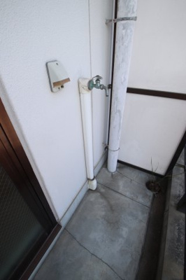【設備】 | アークヒルズ | 室外洗濯機置き場