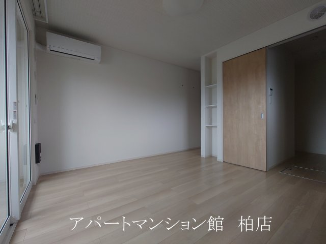 シュラインサイドの洋室