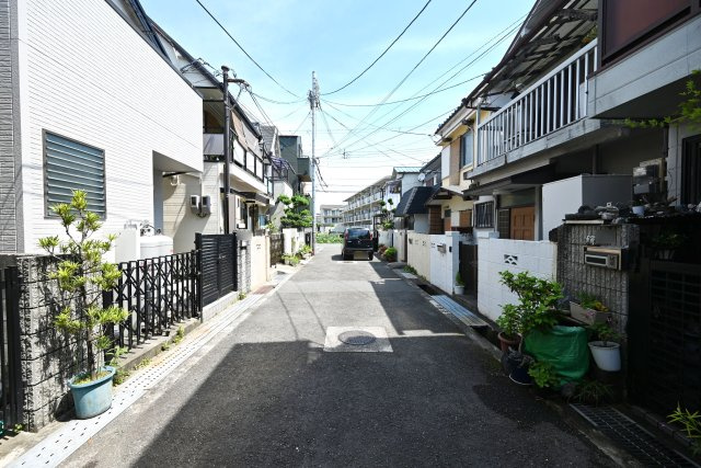 伊丹市寺本3丁目中古戸建の前面道路含む現地写真|現地（2025年6月）撮影