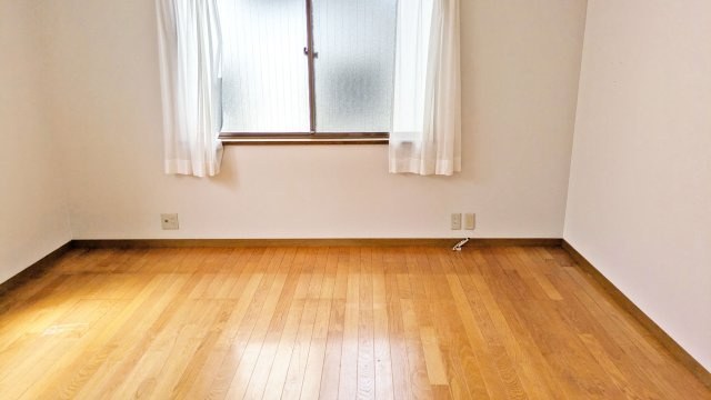 伊丹市寺本3丁目中古戸建の洋室|室内