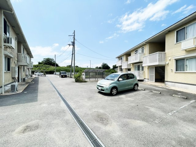 グランモア野神の駐車場
