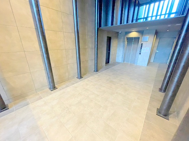 Attirant西三国のロビー