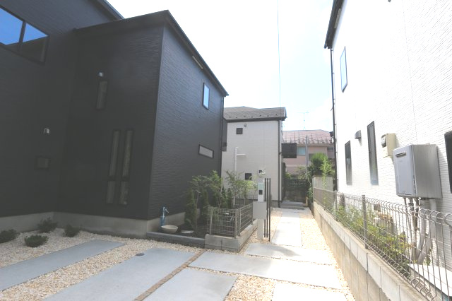 【外観】 | 【GRAFARE　ZEH標準】小平市上水本町９期 | 多摩川上水遊歩道近く、緑豊かで閑静な住宅地