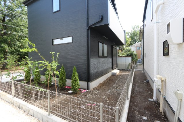 【外観】 | 【GRAFARE　ZEH標準】小平市上水本町９期 | 家族との会話が弾むカウンター付対面式キッチン