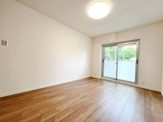 磯子レインボーハイツ3-1号棟の洋室|広々とした洋室です