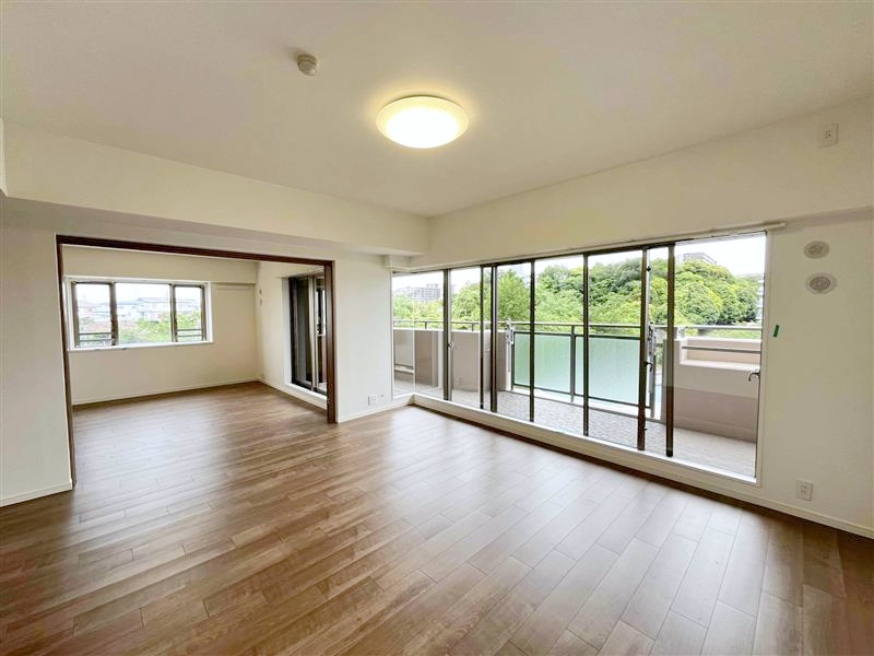 磯子汐見台ヒルズの居間・リビング|こちらの居間で趣味の時間をお楽しみください