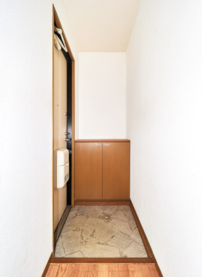 【玄関】 | エステート桃山2 | シューズボックスあります