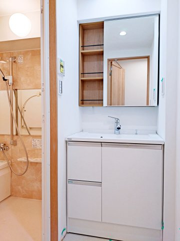 ダイアパレス東寺尾の独立洗面台|独立洗面化粧台付き