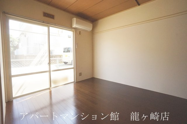 サンハイツ布川台の居間・リビング