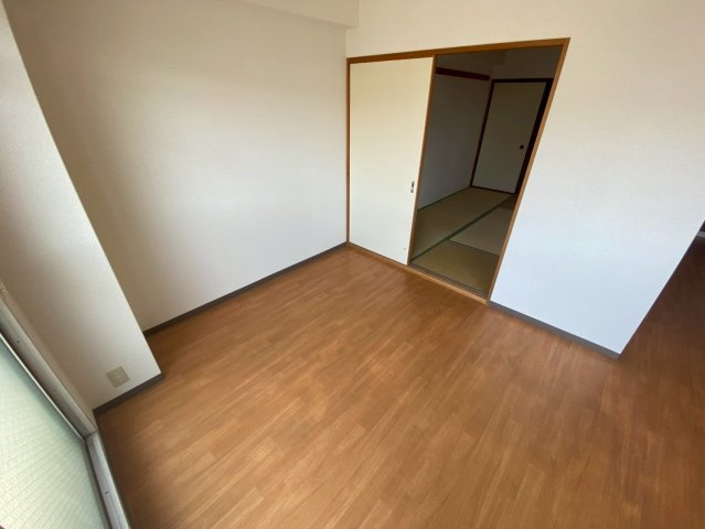 芦屋三木マンションの居間・リビング