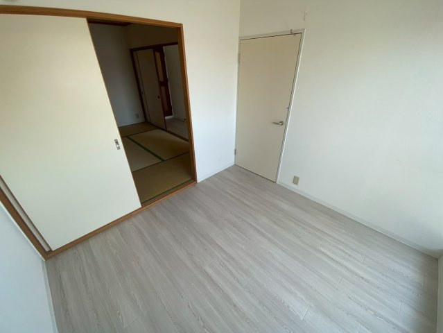 芦屋三木マンションの居間・リビング