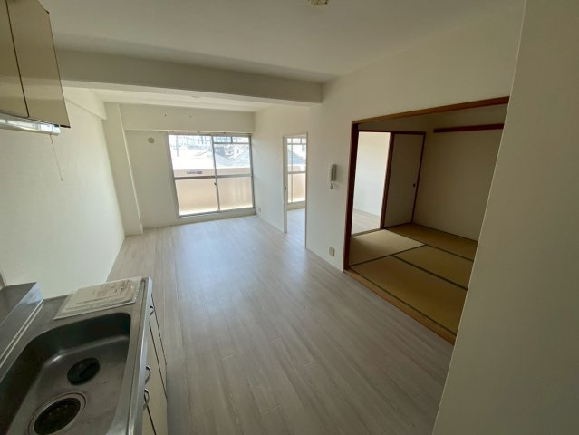 芦屋三木マンションの居間・リビング