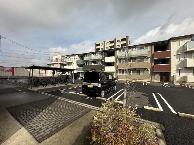 フルール　A棟の駐車場