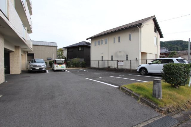 イーストエントピアの駐車場