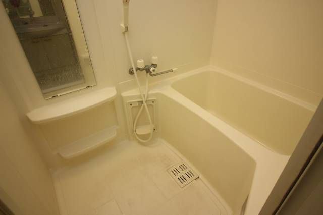 リライアンス井尻の浴室