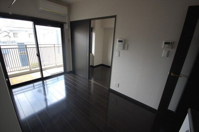 リライアンス井尻の居間・リビング