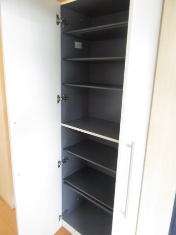 エンブレイス大橋南の収納