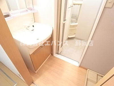 【洗面所】 | センプレヴェルデ | スペースが確保できる洗面所です