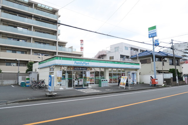 ファミリーマート八王子子安町店まで700ｍ