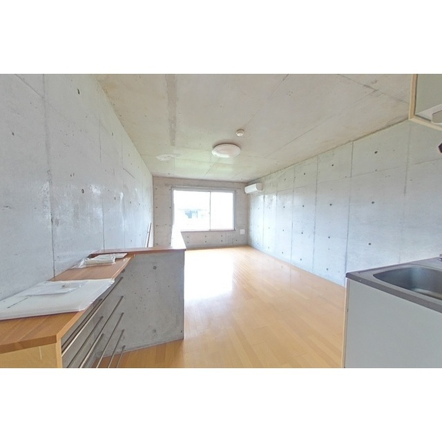 岐阜市南鶉４丁目のアパートの居間・リビング