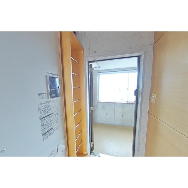 岐阜市南鶉４丁目のアパートの玄関