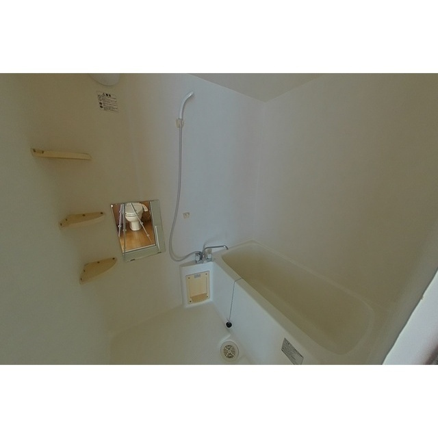 岐阜市南鶉４丁目のアパートの浴室