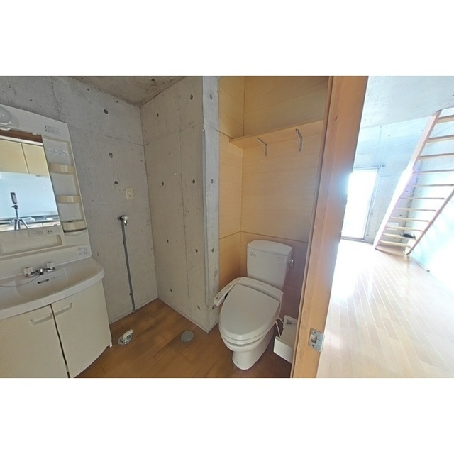 岐阜市南鶉４丁目のアパートのトイレ