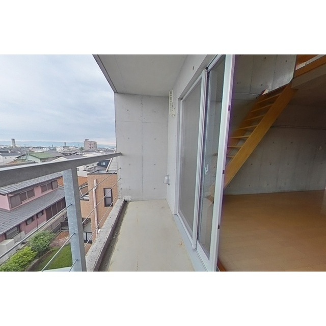 岐阜市南鶉４丁目のアパートのバルコニー