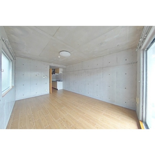 岐阜市南鶉４丁目のアパートの居間・リビング