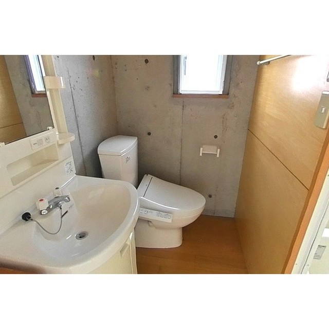 岐阜市南鶉４丁目のアパートのトイレ