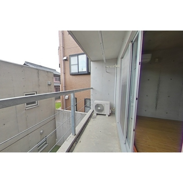 岐阜市南鶉４丁目のアパートのバルコニー