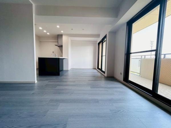 【居間・リビング】 | エバーランドシティ新泉北８番館　中古マンション