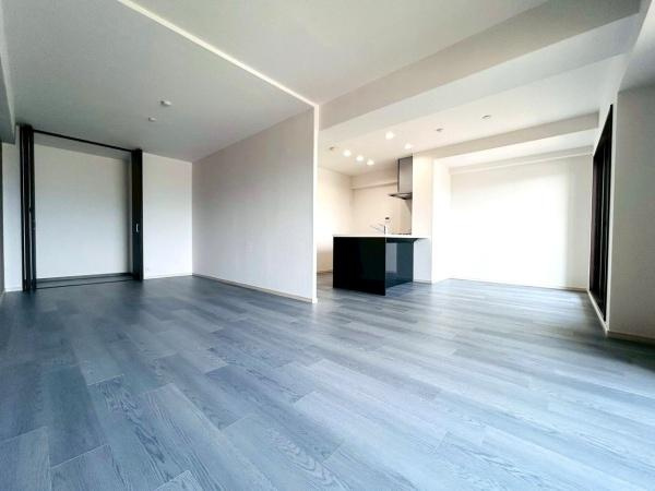 【居間・リビング】 | エバーランドシティ新泉北８番館　中古マンション