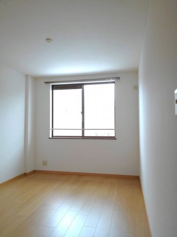 グランディールの内装|明るい色調の室内です