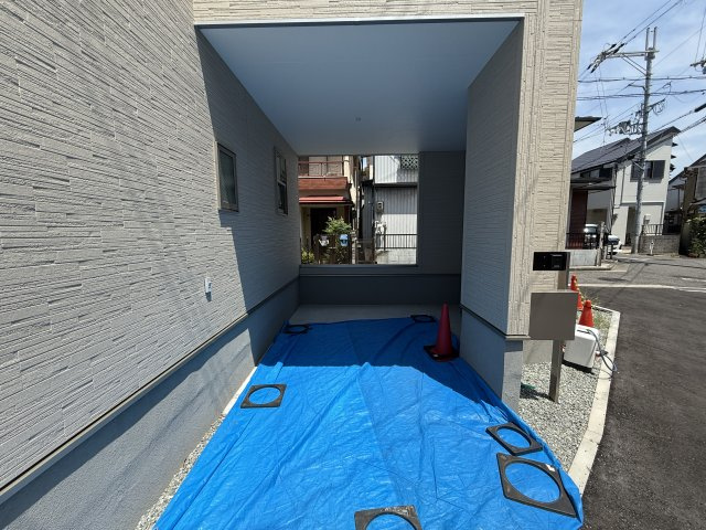 堺市東区引野町3丁新築の駐車場