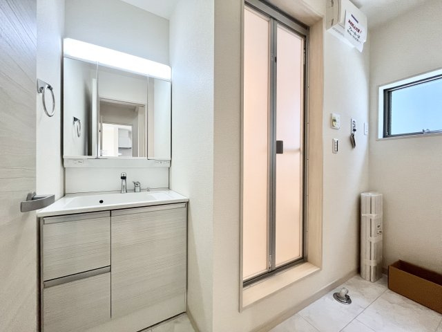 堺市東区引野町3丁新築の独立洗面台