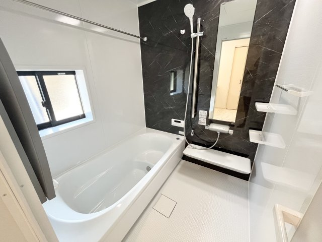 堺市東区菩提町　新築戸建の浴室