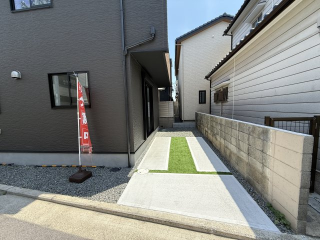 堺市東区菩提町　新築戸建の駐車場