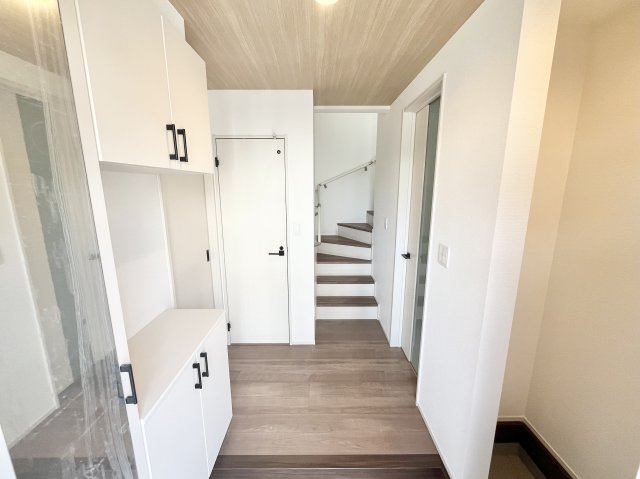 堺市東区菩提町　新築戸建の玄関