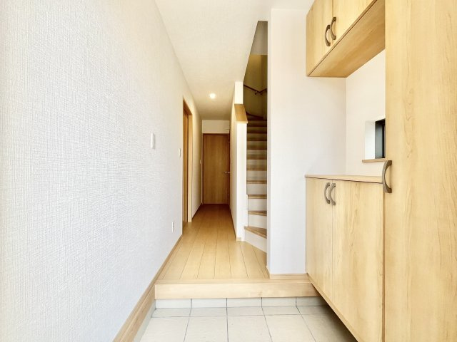 堺市東区高松　新築一戸建ての玄関