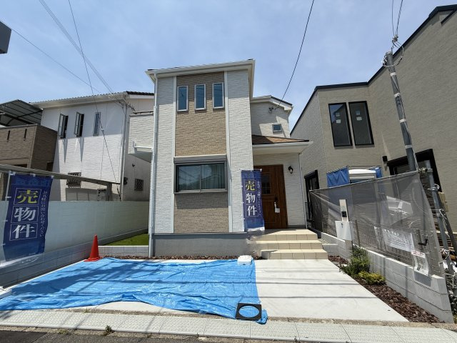 堺市東区高松　新築一戸建ての外観
